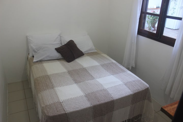 ห้องนอน 2 (เตียงคู่) หากคุณต้องการผ้าปูที่นอนเราสามารถจัดการให้ได้ (มีค่าธรรมเนียม)