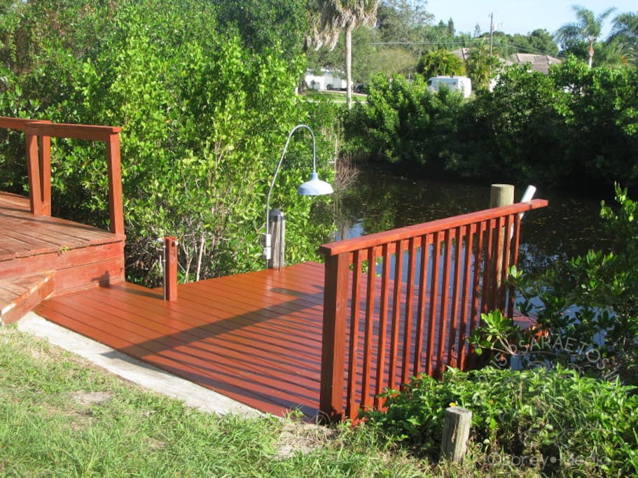 Dock is ready with access to Venice, Nokomis, the ICW and the Gulf of Mexcio. Kayaks or small motorboats are ideal.
