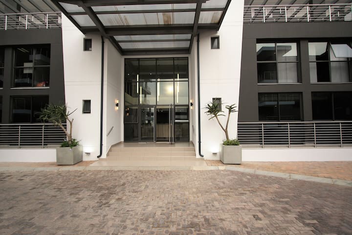 Serviced Executive Apartment In Sandton