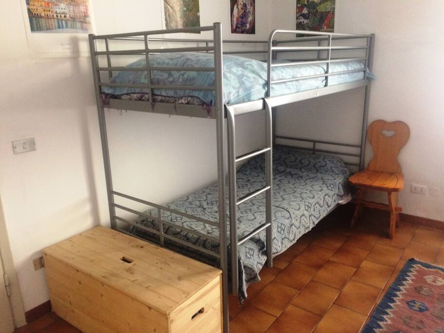 Guest room, bunk bed