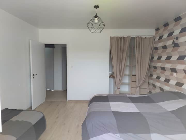 Bedroom 1 : 1 bed 140x190 + 1 bed 80x200 with dressing room