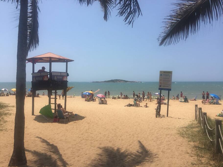 A poucos passos da praia de coqueiral de Itaparica.