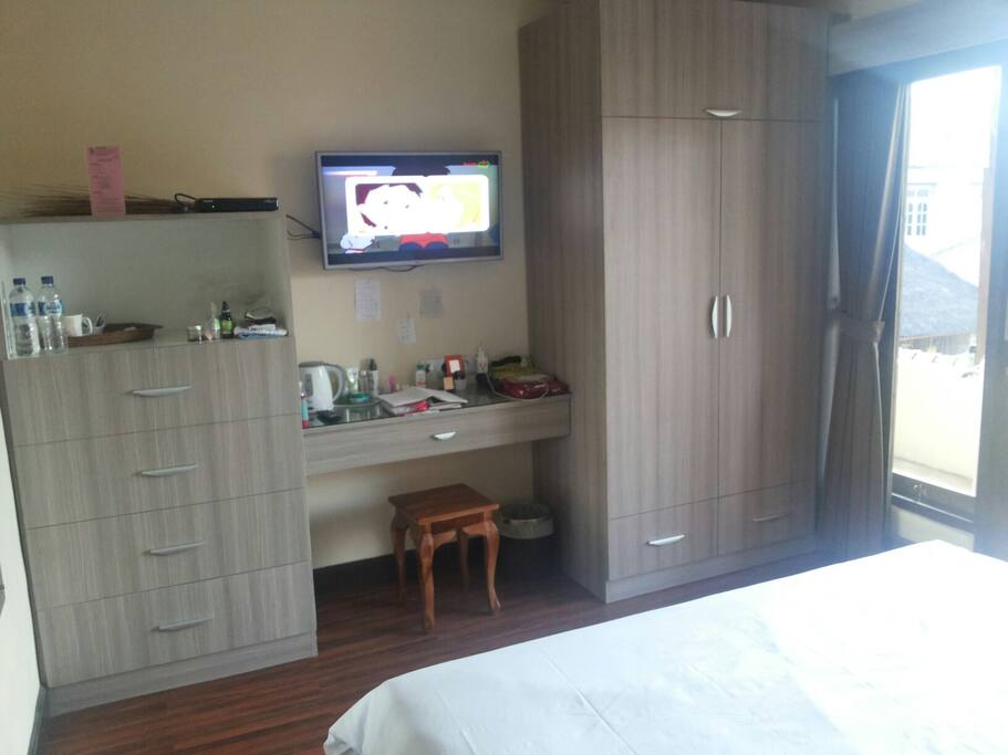 Alit Room