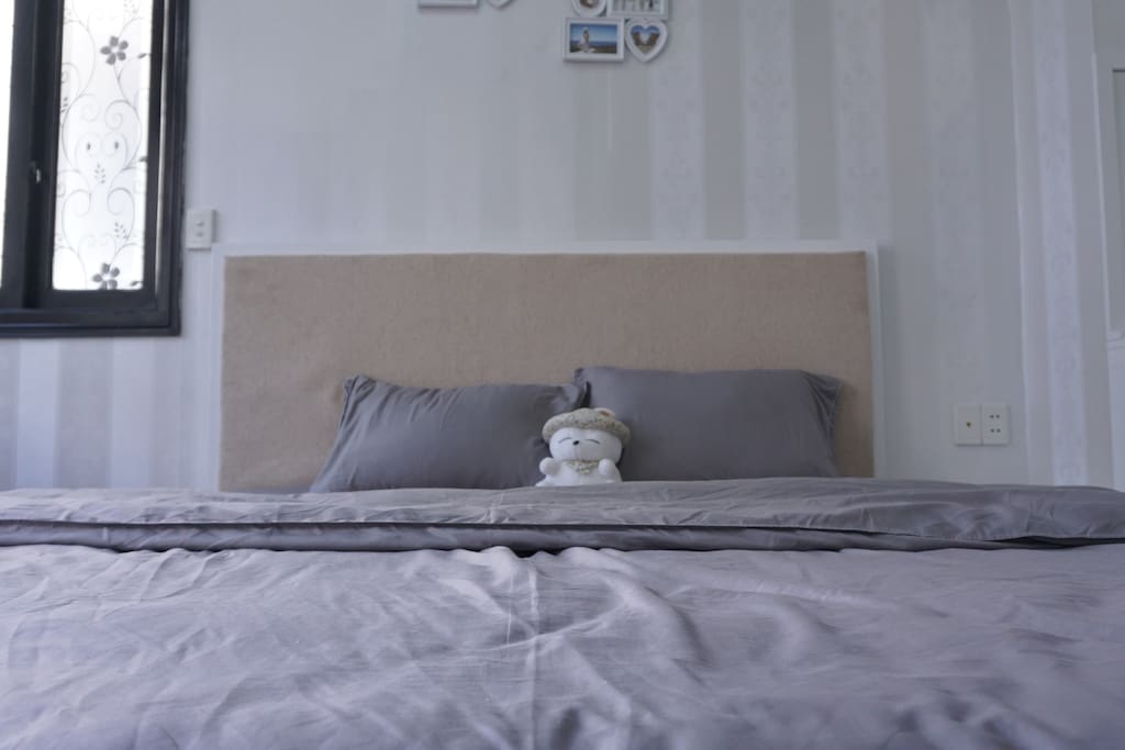 King-size bed, cotton drap set