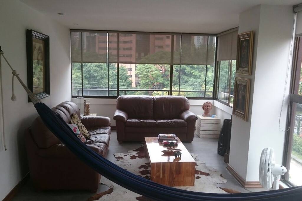 Espacios compartidos (sala + hamaca)