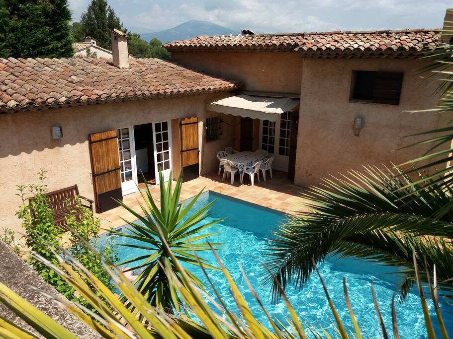 Mas Provençal et piscine dédiés aux voyageurs