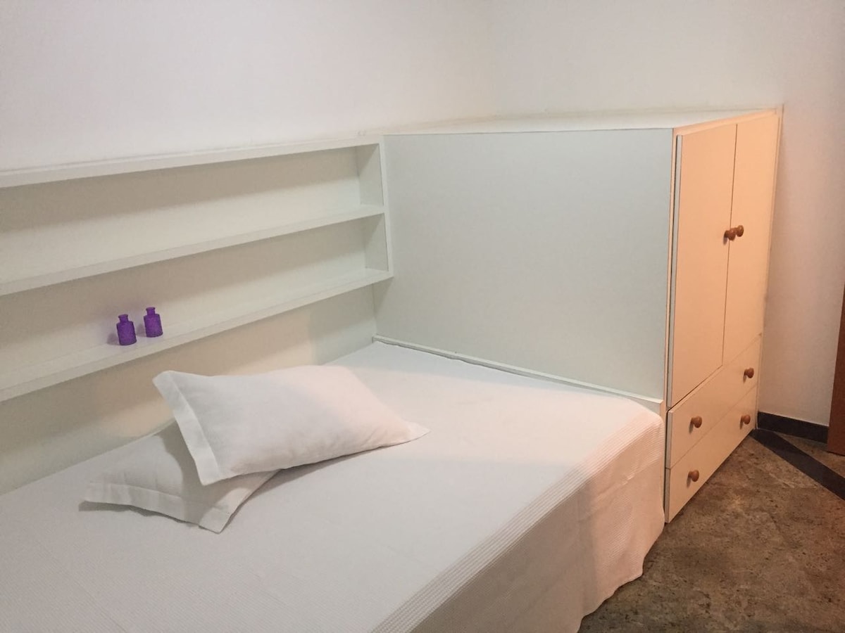Zimmer 06 mit zwei Einzelbetten