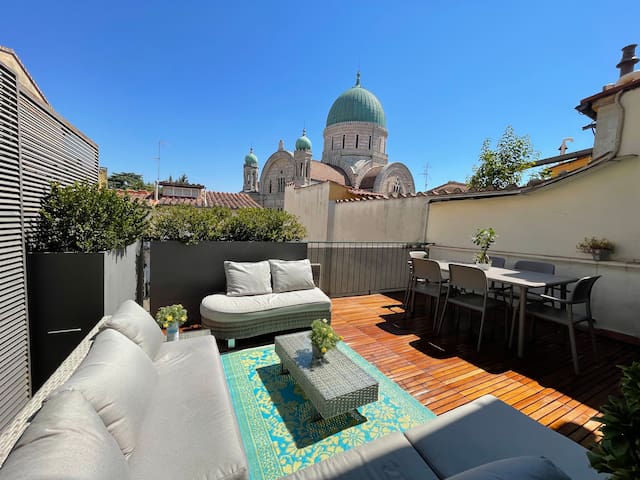 Peaceful New Penthouse with Big Panoramic Terrace