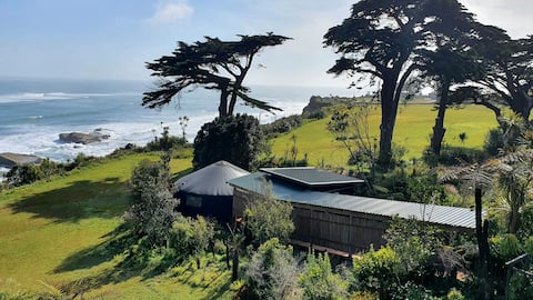 Glamping  yurt / hole in the rock accomodation