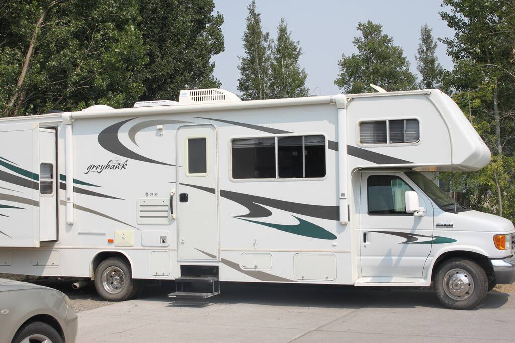 Motor Home Eclipse Get Away