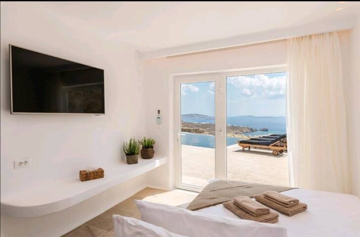 Lion Villa with Private pool,Jacuzzi gallery image 5