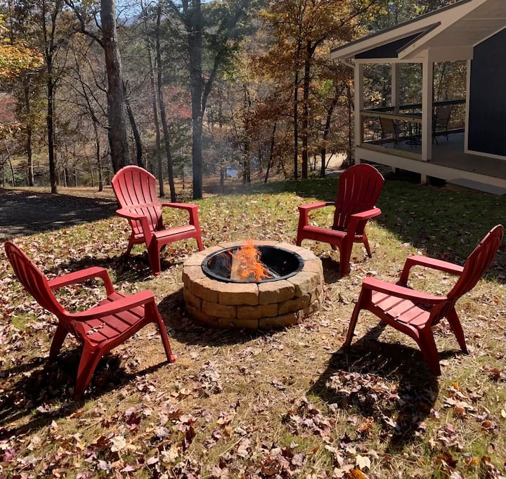 Adorable Mountain Cottage! - Blairsville, GA