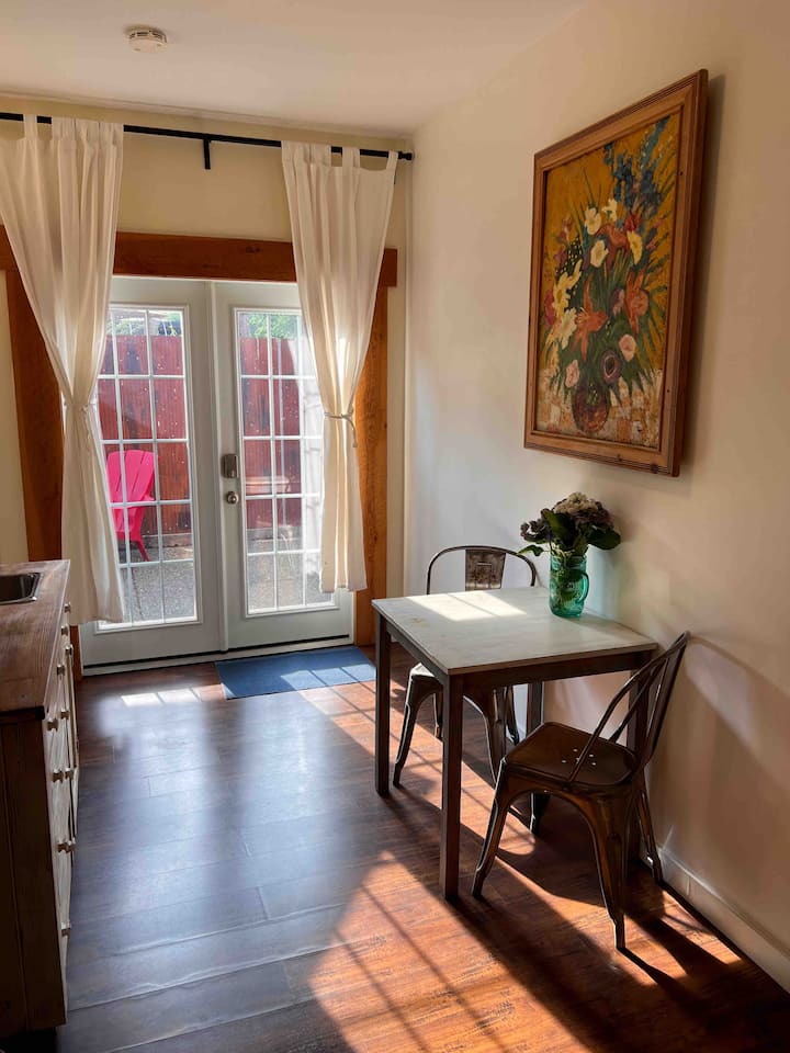 Cozy Cumberland Cottage