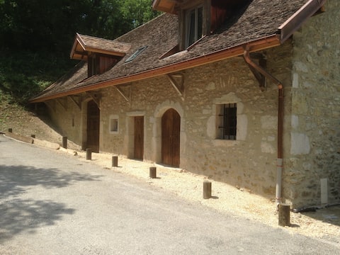 LES FERMES DE CHATILLON, waterfront