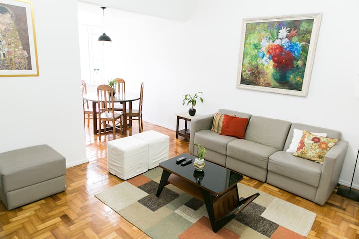 3 rooms apartment in Ipanema nearby subway station