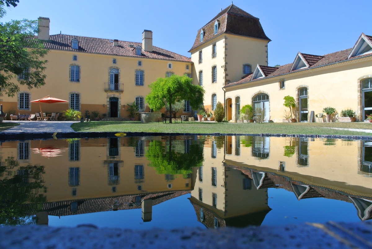 chateau de lacoste