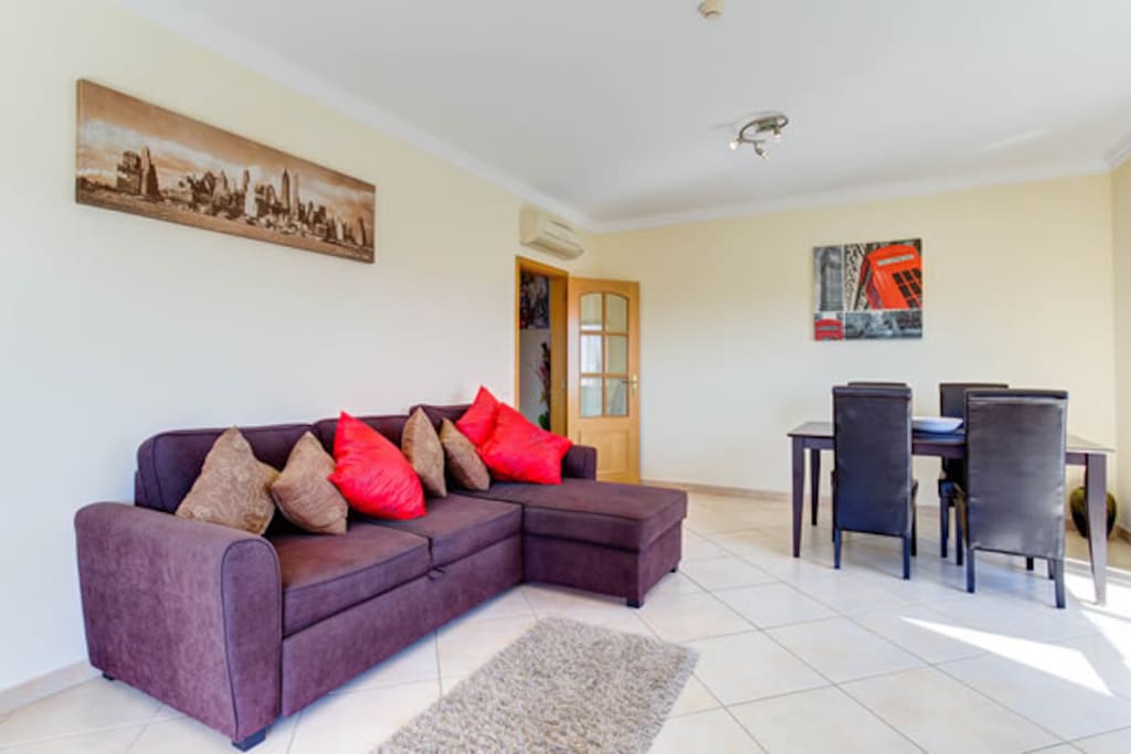 Lounge/dining room with double sofa bed