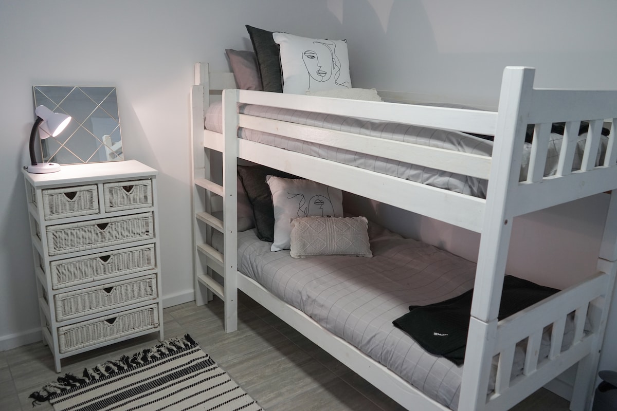 Спална соба 3 со кревети на кат