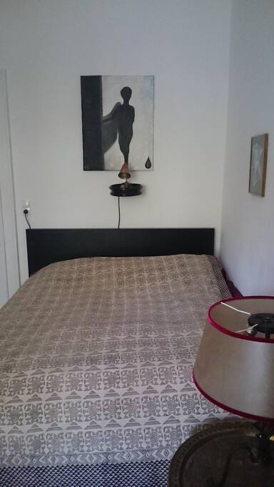 Queen size bed