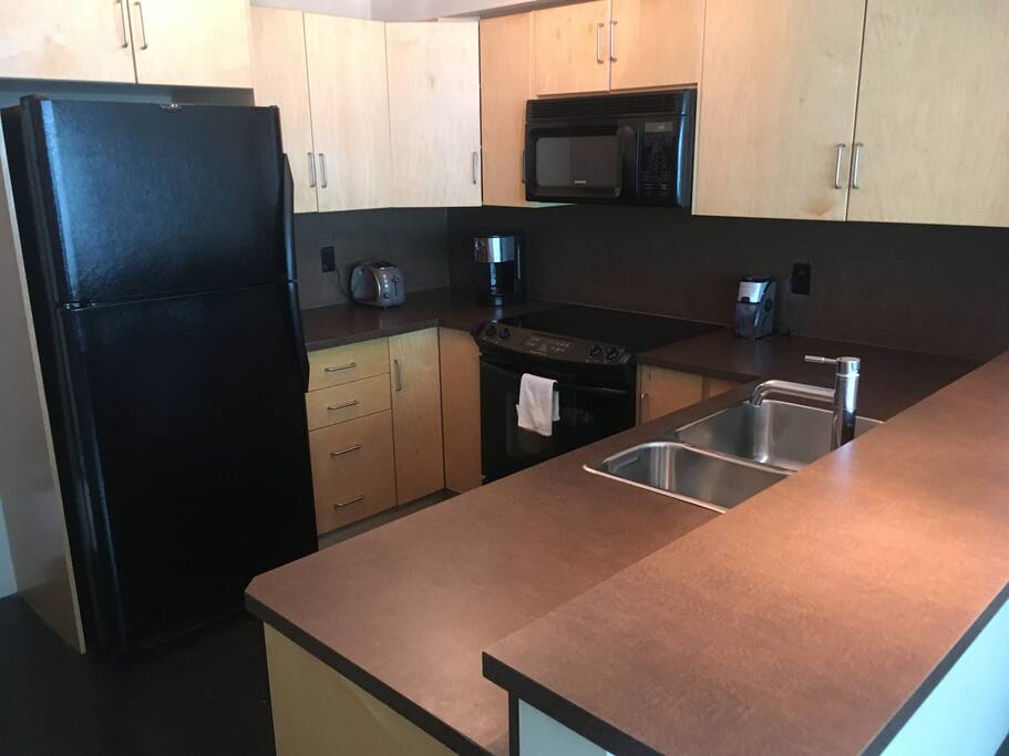 Full Modern Kitchen.
