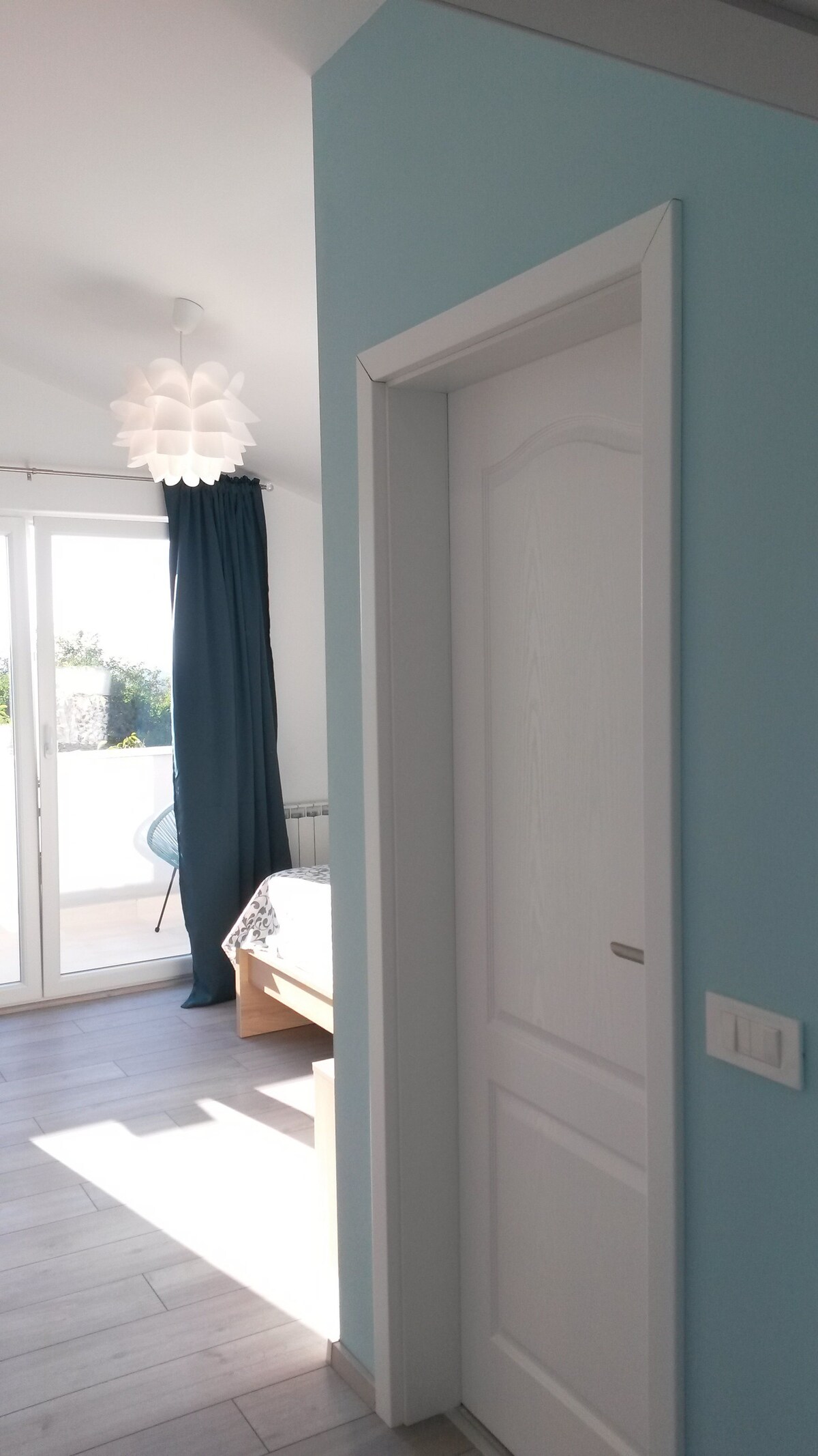 Третата двокреветна соба има сопствена сопствена бања