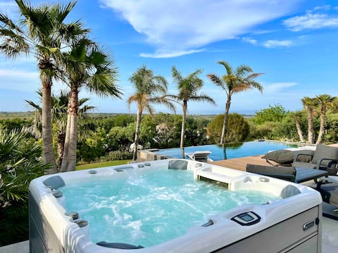 Luxury villa with pool - spa - panoramic view
