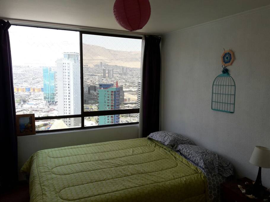 Habitación con baño compartido y vista a playa Cavancha