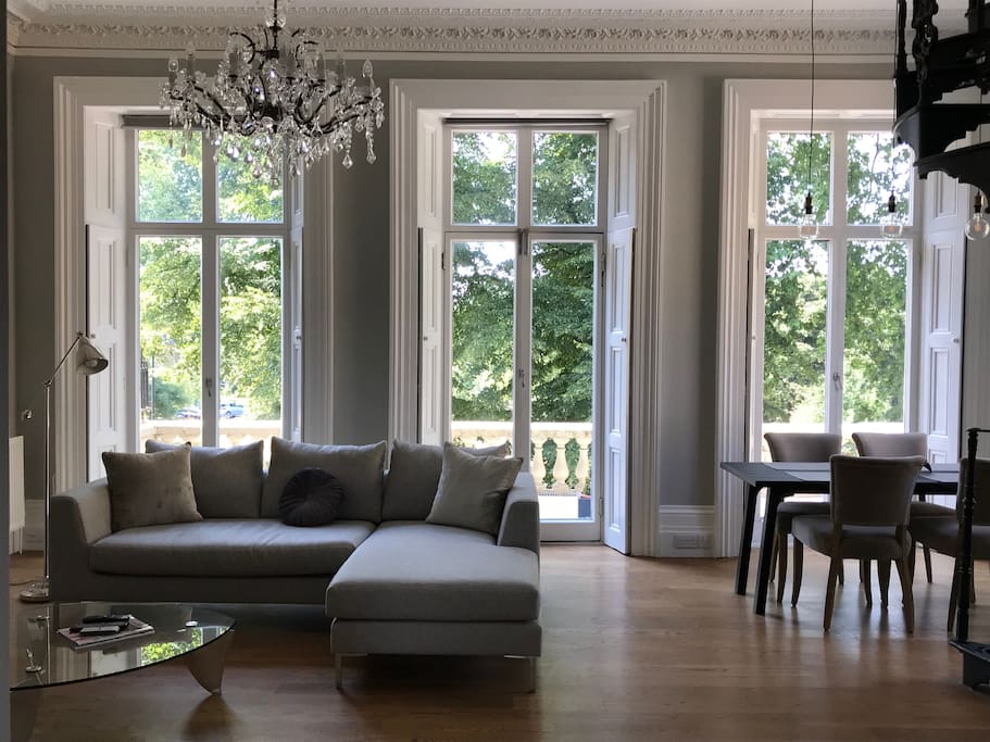Grand parlour