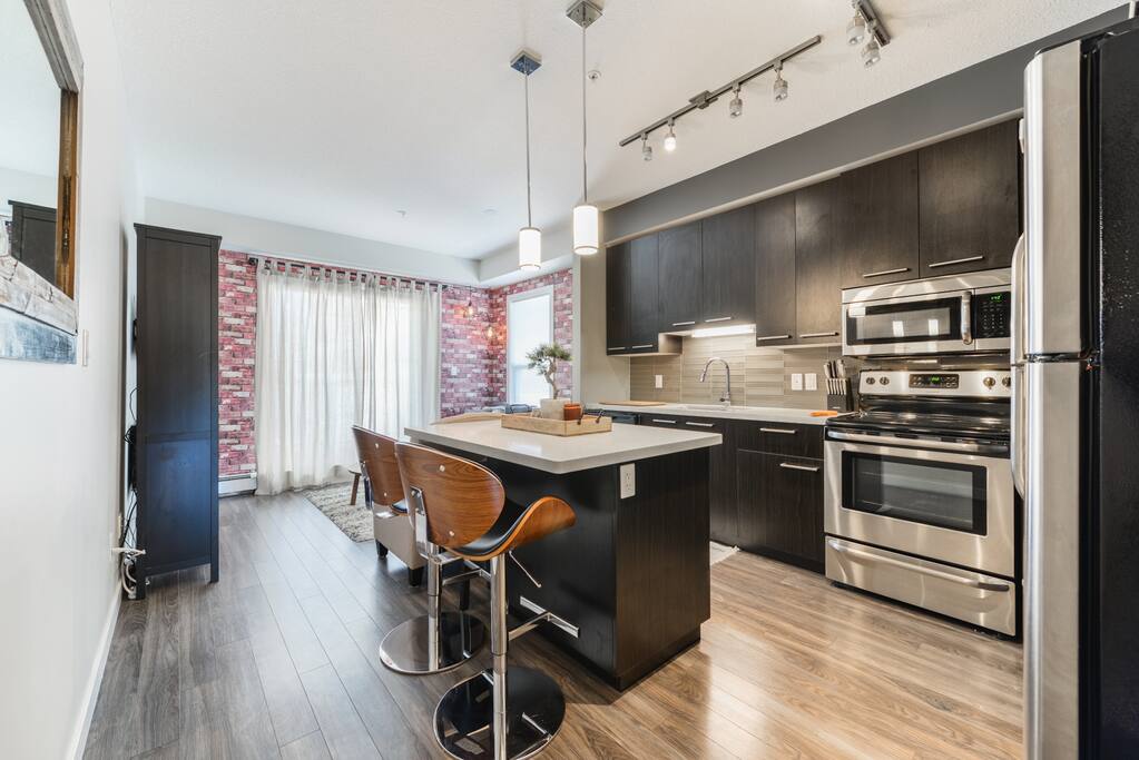 Eat in kitchen island with 4 stools