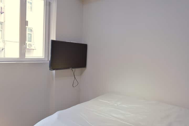 Wing Lok 78 Luxury Studio *4a - Hong Kong