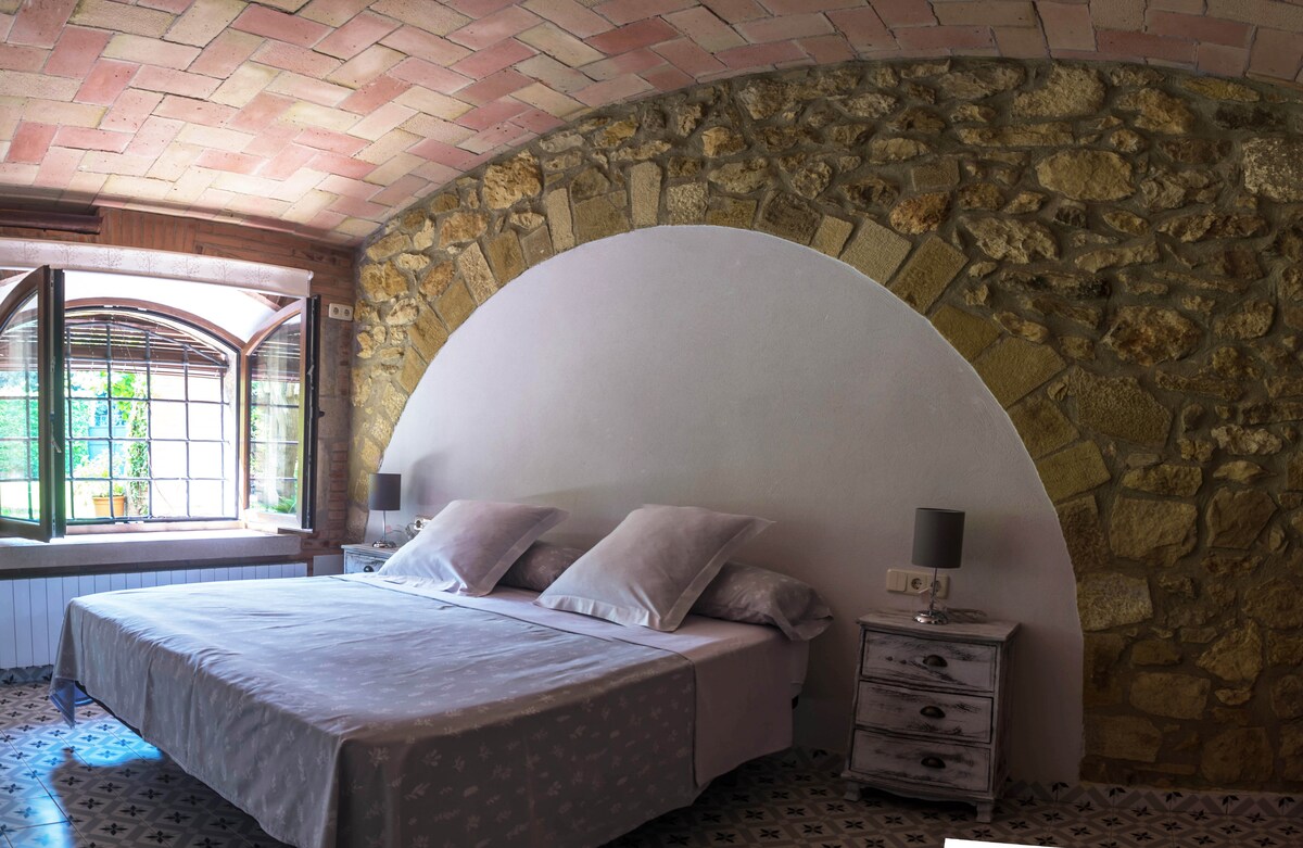 Dhomë dyshe me pamje nga kopshti