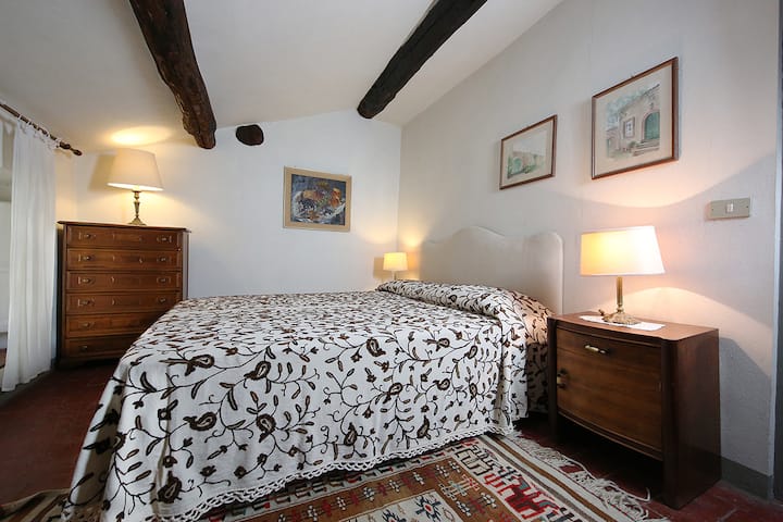 غرفة مزدوجة في الطابق الثاني