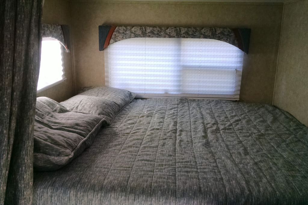 full queen bed 60 x 75