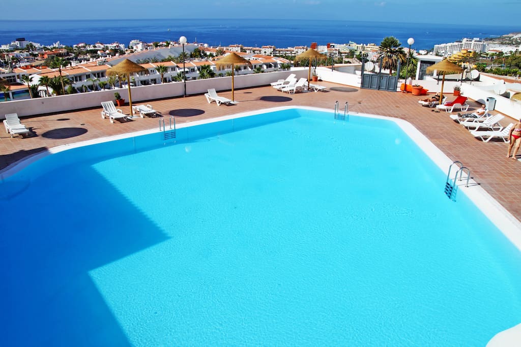 Swimming pool in the complex with a wonderful view of the Ocean / Basen w kompleksie z cudownym widokiem na Ocean