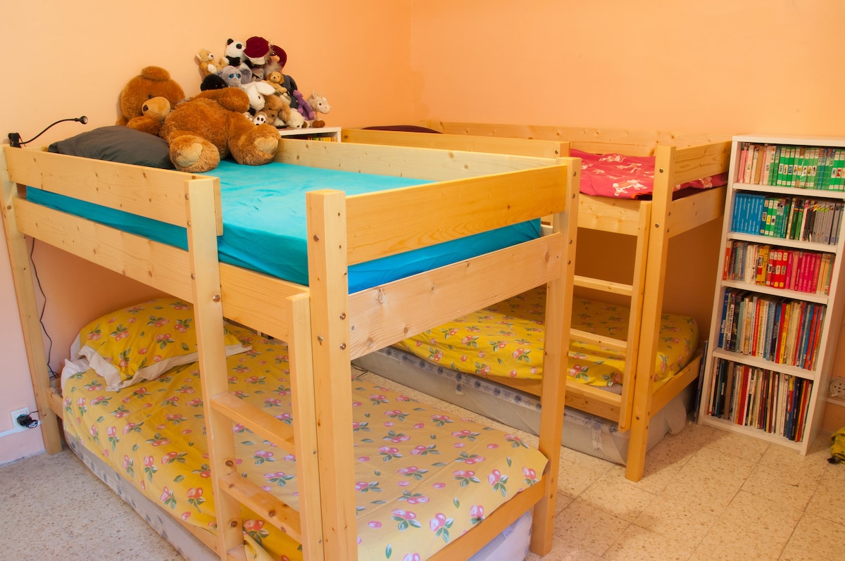 Საერთო საცხოვრებელი (5 ადგილიანი)