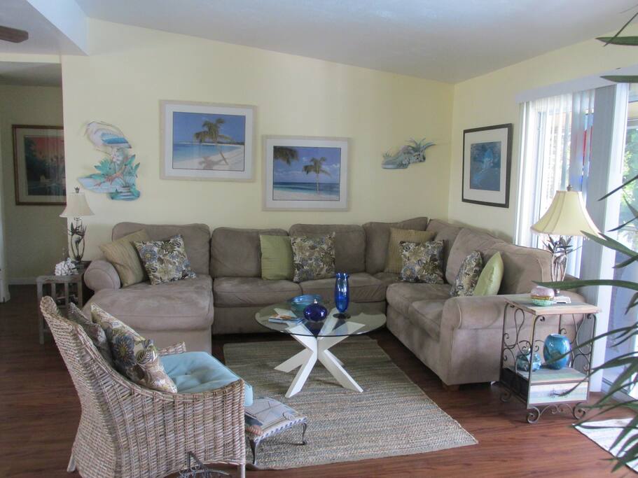 Living room Upstairs