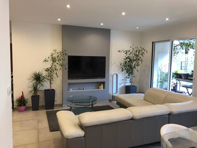 ❤️T4 Lyon Saint Louis★Metro B & D Saxe 500m 6min★ gallery image 3