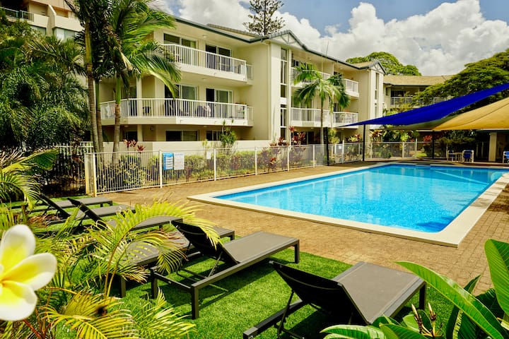 Airbnb Burleigh Heads Vacation Rentals Places To Stay