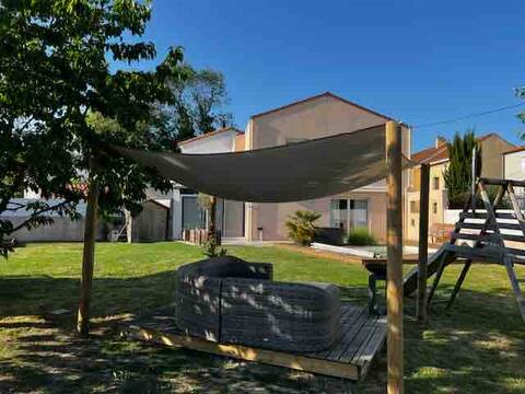 Family home 8 people with garden and pool