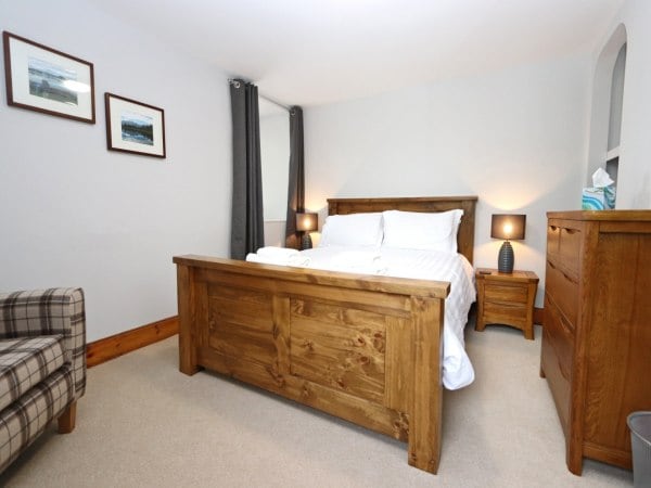 Საძინებელი 1 - საწოლი 193 × 203 სმ