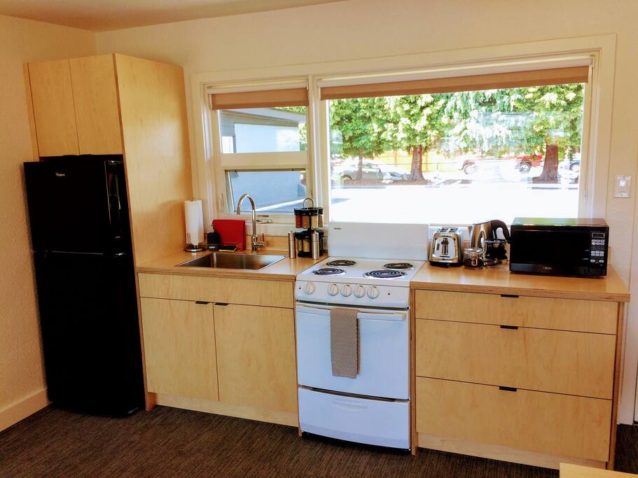 Full kitchen