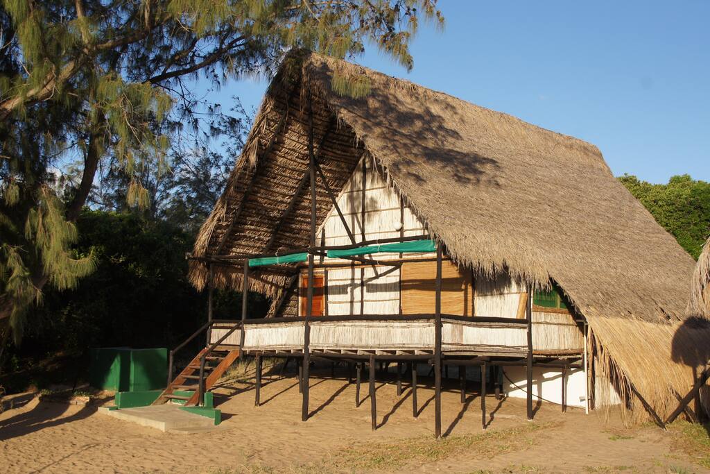 Relax overlooking the Tofo Bay in one of our Chalets.