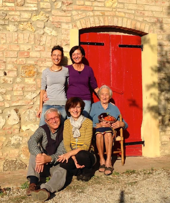 Our family: welcome at Agriturismo Le Capanne :)
