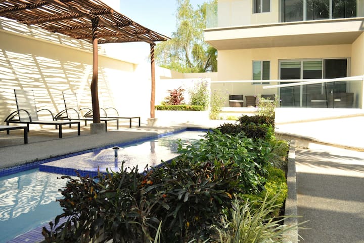 Private guest room in tranquil ground floor unit