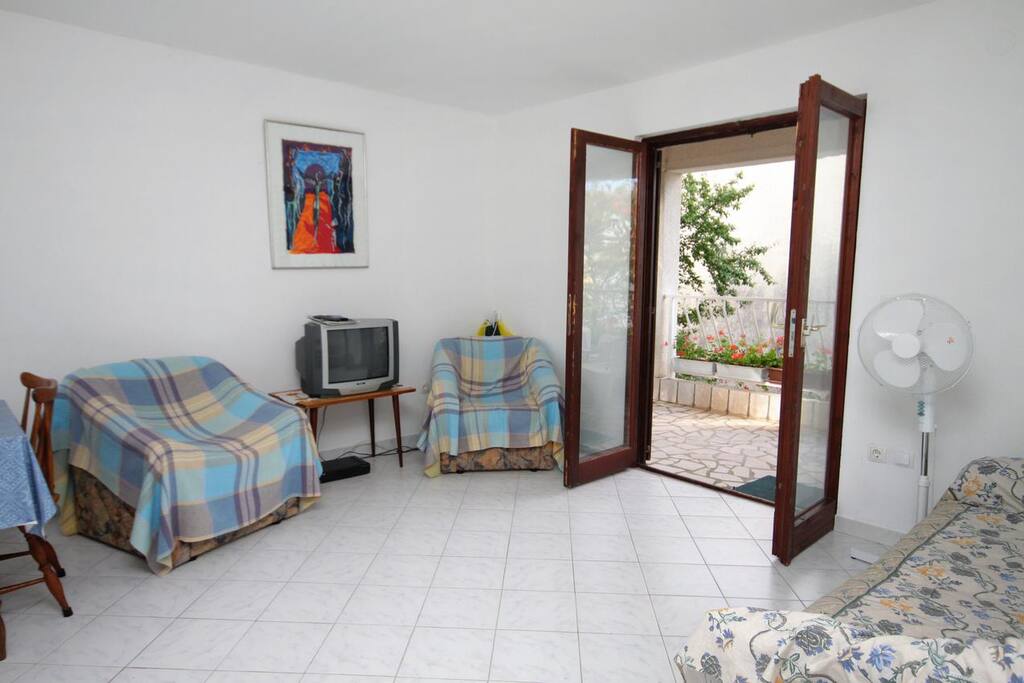 Living room, Surface: 12 m²