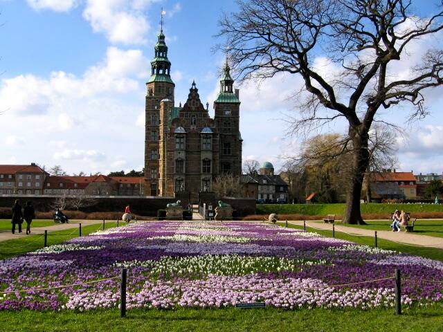 Townhouse with patio in the historical Copenhagen gallery image 2