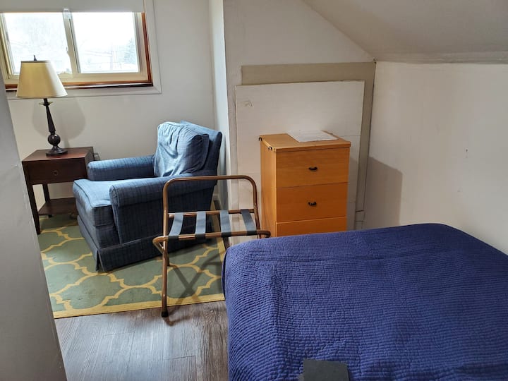 Izba na druhej strane chodby od vašej izby