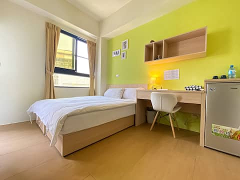Like Balcony · Private Bathroom · Desk · xiao mi Extension Wire USB Charging