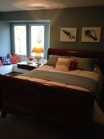 Spacious Sea Coral room with view!!