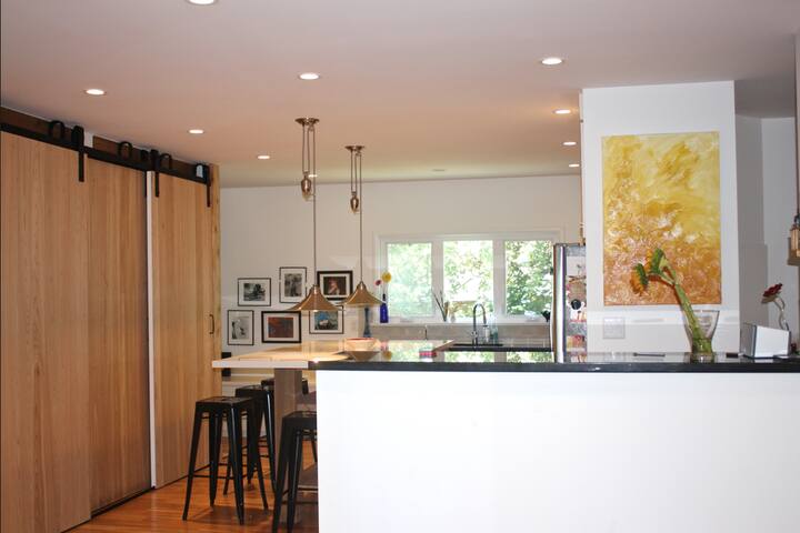 Spacious 4br home by Jericho beach, UBC gallery image 2
